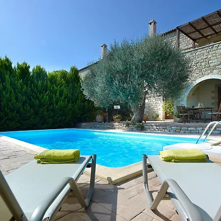 Willa Estate Vederoi
